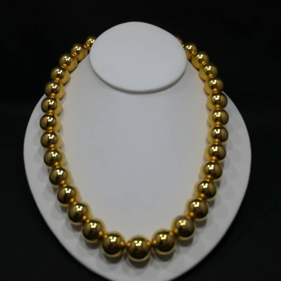 Vintage Monet Gold Plated Beaded Necklace 15mm Beads 1950s–1960s - Picture 10 of 10